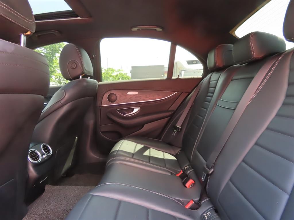 벤츠 E 클래스 E-클래스 W213 E220d 4MATIC AMG라인 이미지 7
