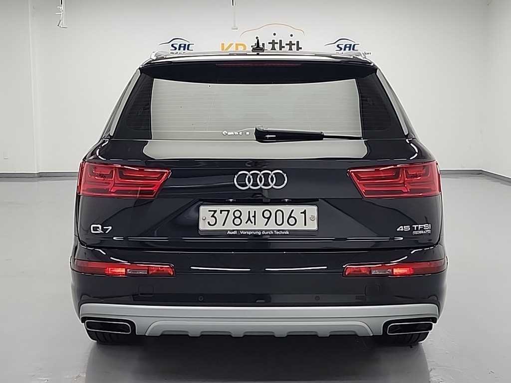 아우디 Q7 Q7 (4M) 45 TFSI 콰트로 이미지 3
