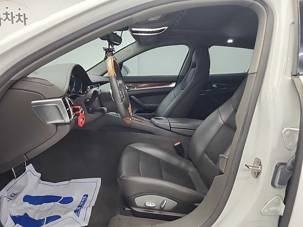 포르쉐 파나메라 3.6 AWD 970 이미지 11