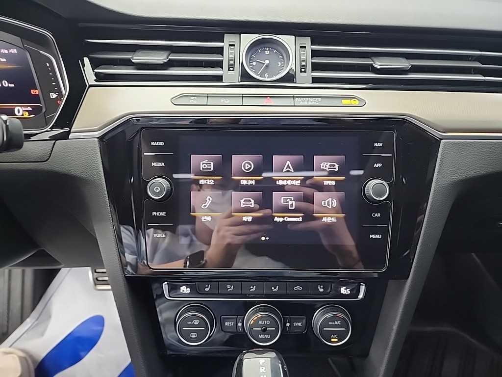 폭스바겐 아테온 2.0 TDI 엘레강스 프레스티지 4모션 이미지 10