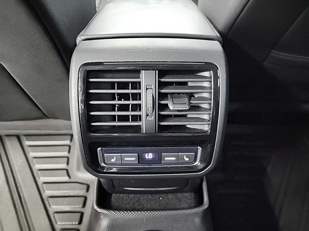 폭스바겐 아테온 2.0 TDI 엘레강스 프레스티지 4모션 이미지 13