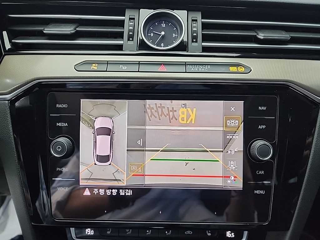 폭스바겐 아테온 2.0 TDI 엘레강스 프레스티지 4모션 이미지 16