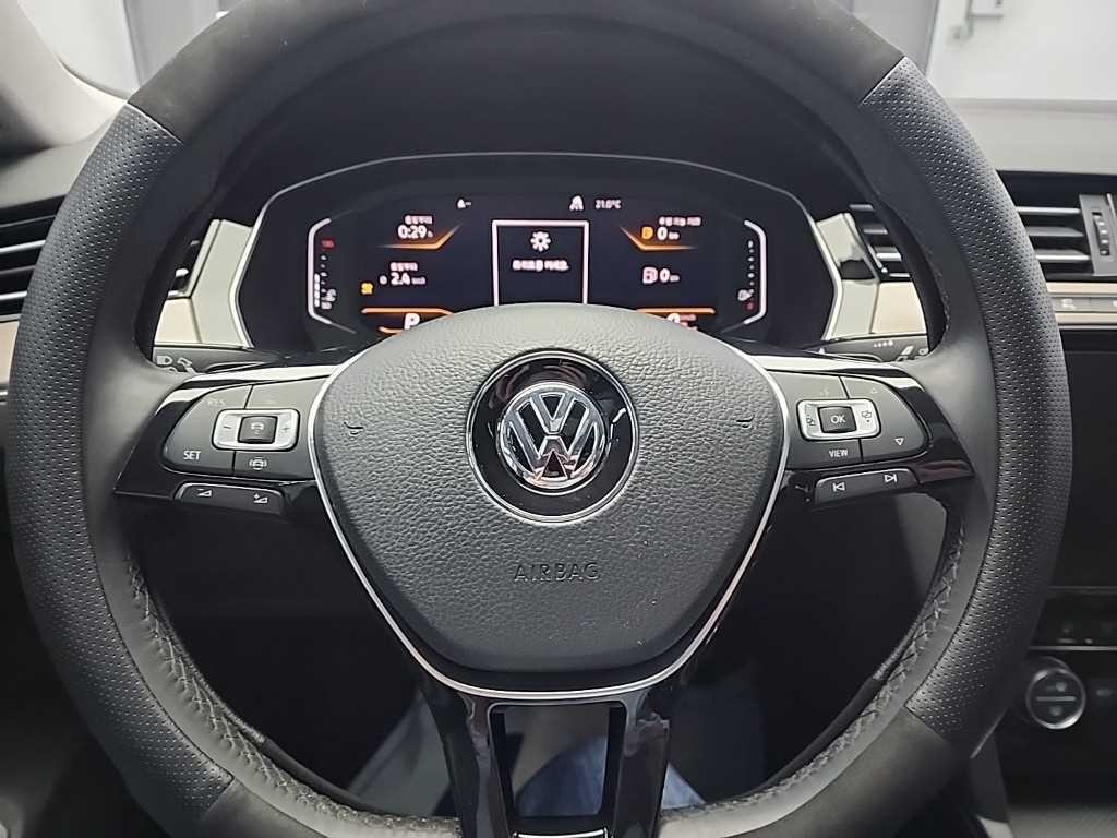 폭스바겐 아테온 2.0 TDI 엘레강스 프레스티지 4모션 이미지 9