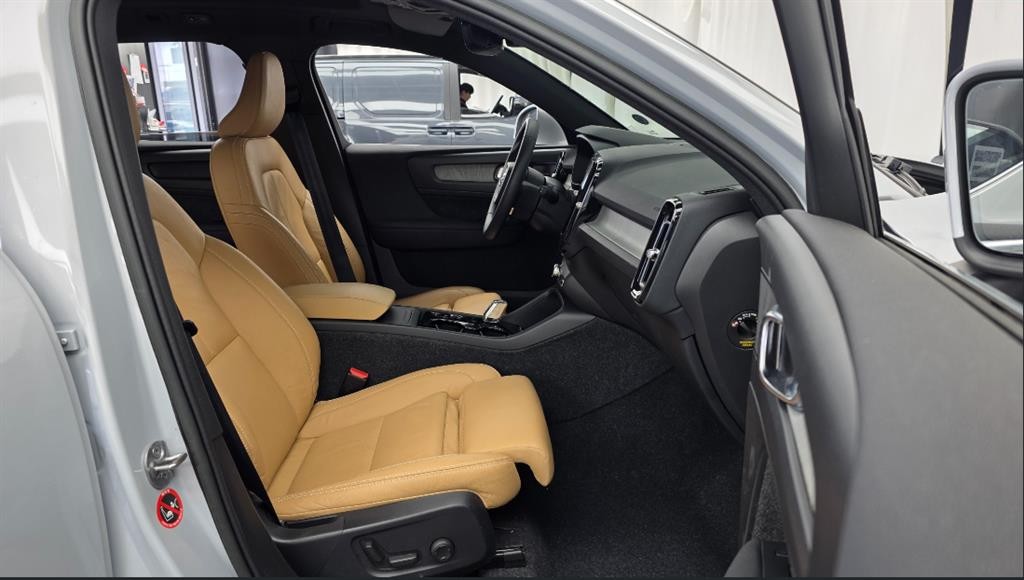 볼보 XC40 B4 AWD 인스크립션 이미지 10
