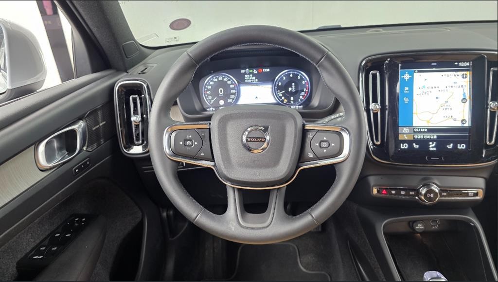 볼보 XC40 B4 AWD 인스크립션 이미지 12