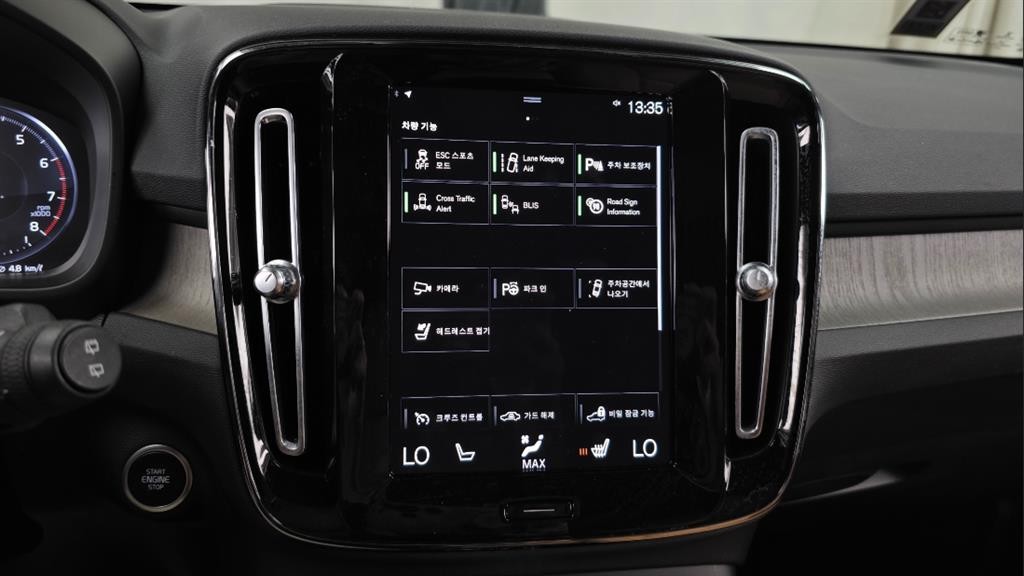 볼보 XC40 B4 AWD 인스크립션 이미지 15