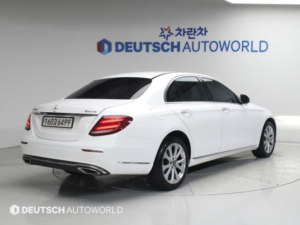 벤츠 E 클래스 E-클래스 W213 E220d 4MATIC 익스클루시브 이미지 4