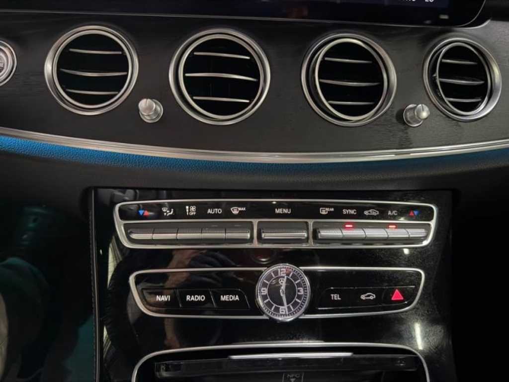 벤츠 E 클래스 E-클래스 W213 E300 4MATIC 아방가르드 이미지 11