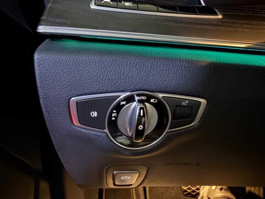 벤츠 E 클래스 E-클래스 W213 E300 4MATIC 아방가르드 이미지 15