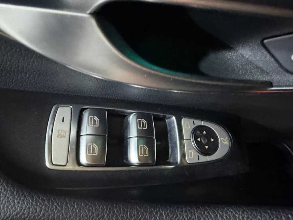 벤츠 E 클래스 E-클래스 W213 E300 4MATIC 아방가르드 이미지 16