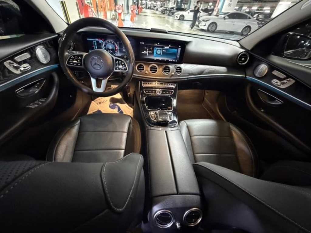 벤츠 E 클래스 E-클래스 W213 E300 4MATIC 아방가르드 이미지 6