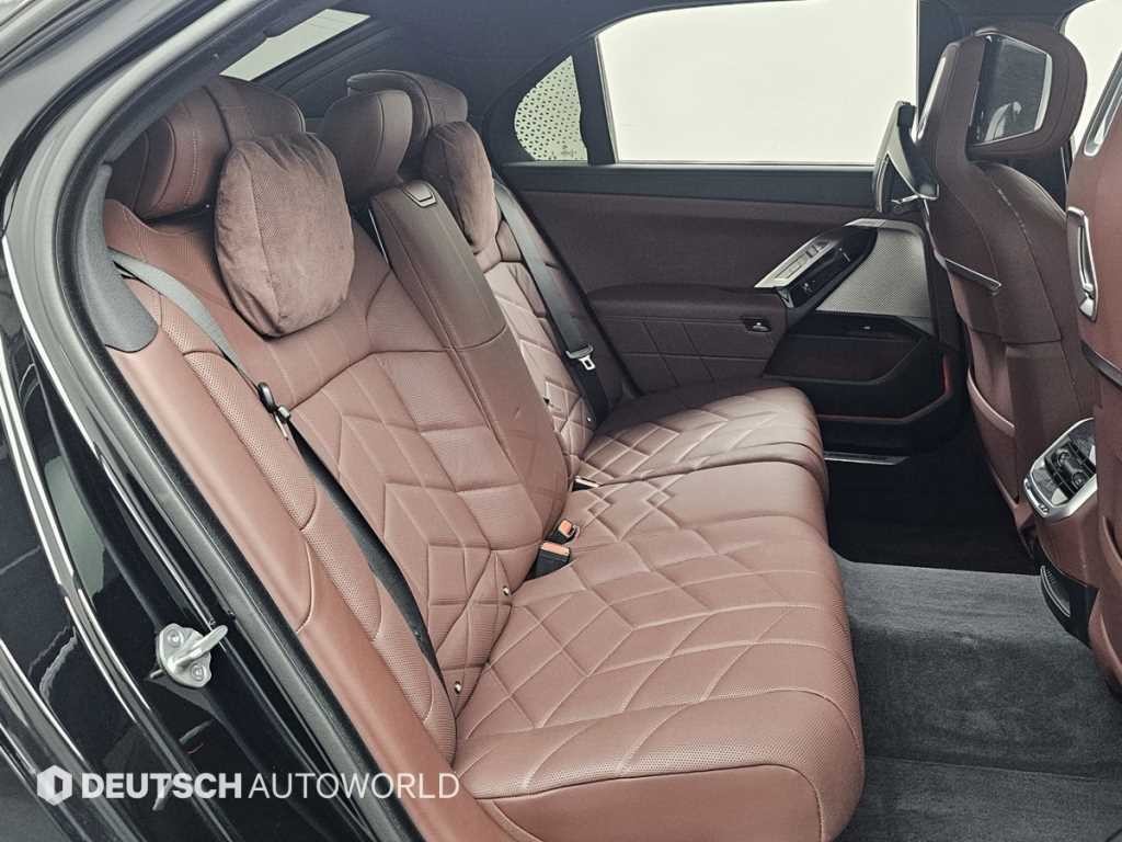 BMW 7시리즈 7시리즈 (G70) 740d xDrive M 스포츠 이미지 12