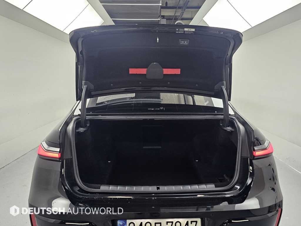 BMW 7시리즈 7시리즈 (G70) 740d xDrive M 스포츠 이미지 19