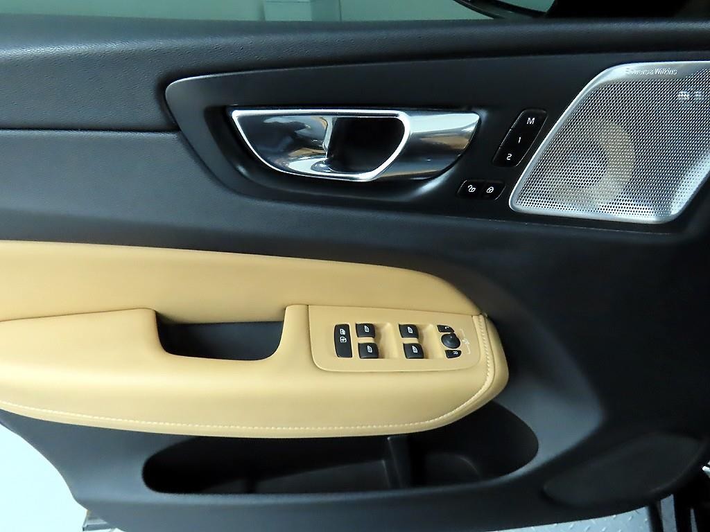 볼보 XC60 XC60(2세대) D5 AWD 인스크립션 이미지 11