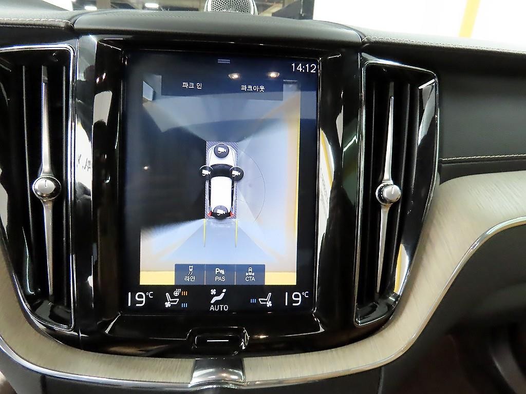 볼보 XC60 XC60(2세대) D5 AWD 인스크립션 이미지 15