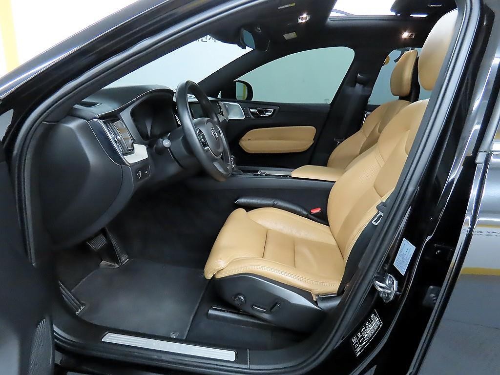 볼보 XC60 XC60(2세대) D5 AWD 인스크립션 이미지 5