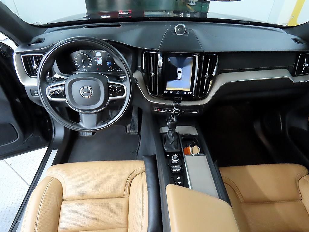 볼보 XC60 XC60(2세대) D5 AWD 인스크립션 이미지 7