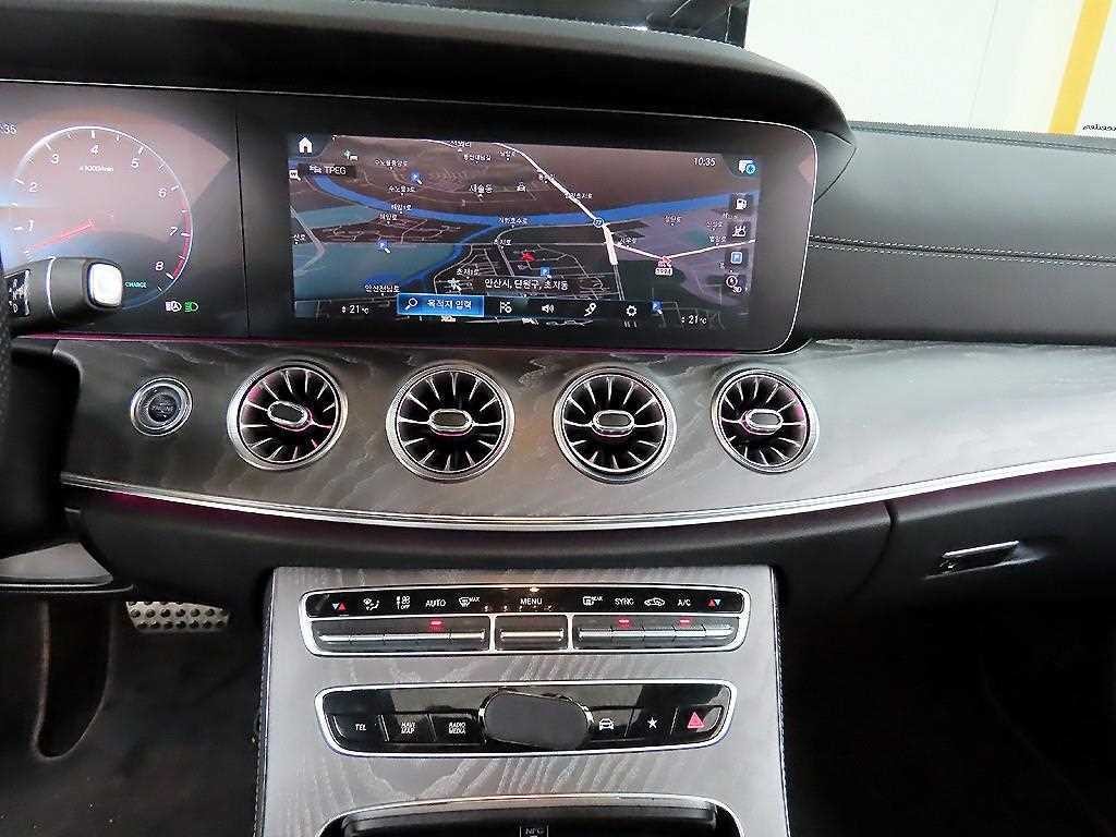 벤츠 E 클래스 E-클래스 W213 E450 4MATIC 쿠페 이미지 13
