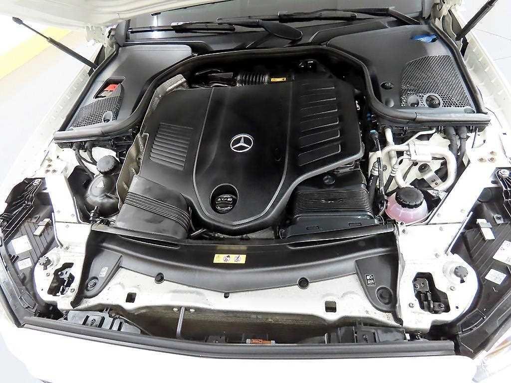 벤츠 E 클래스 E-클래스 W213 E450 4MATIC 쿠페 이미지 19