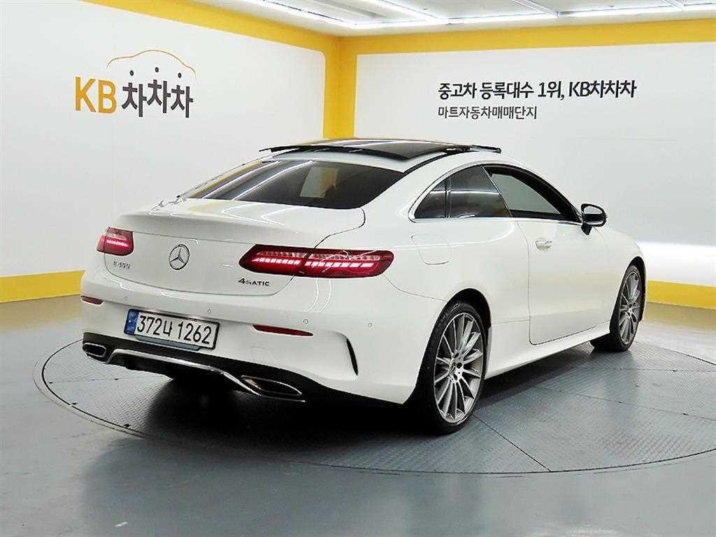 벤츠 E 클래스 E-클래스 W213 E450 4MATIC 쿠페 이미지 4