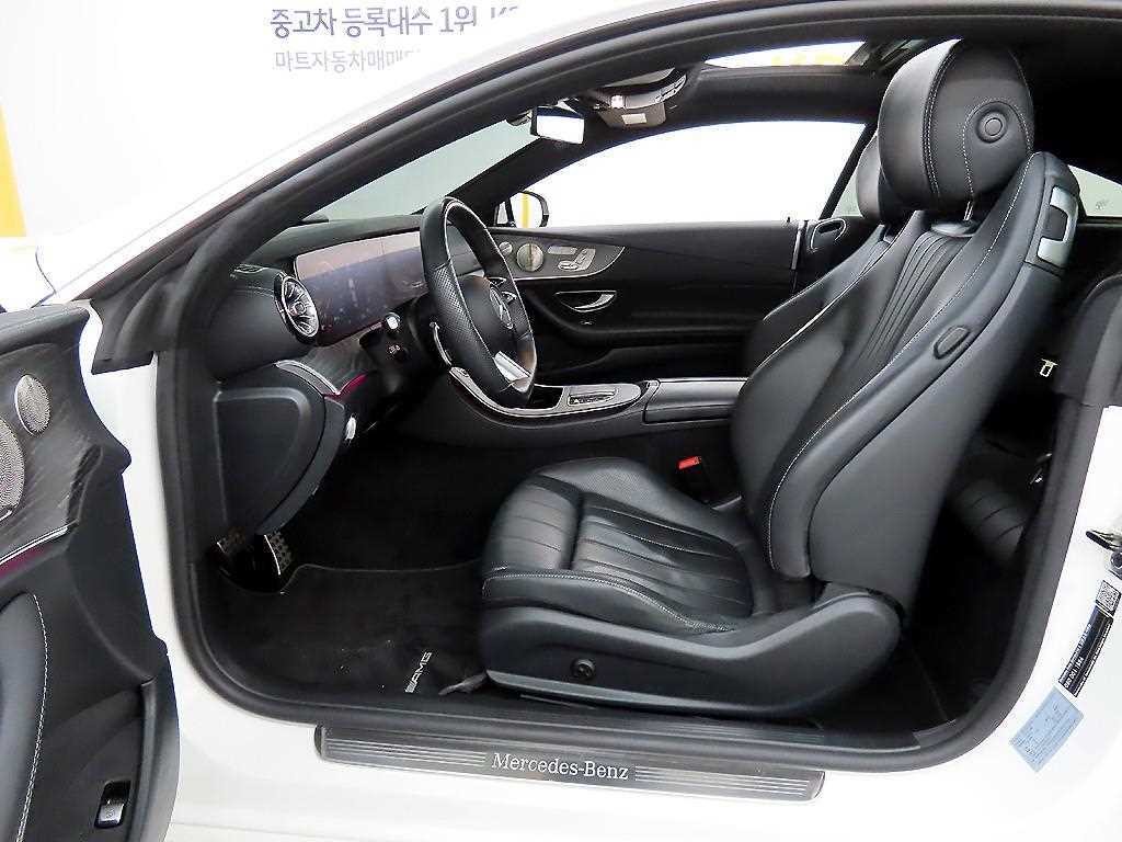 벤츠 E 클래스 E-클래스 W213 E450 4MATIC 쿠페 이미지 5