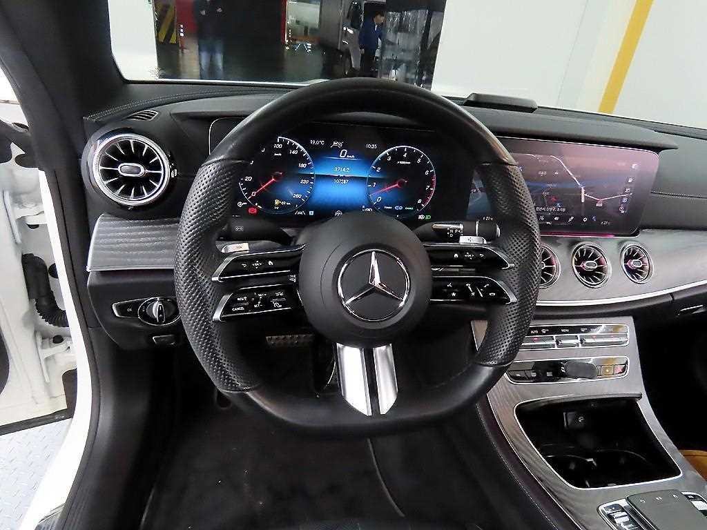 벤츠 E 클래스 E-클래스 W213 E450 4MATIC 쿠페 이미지 9