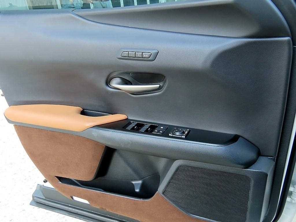 렉서스 UX UX 250h 2.0 AWD 이미지 11