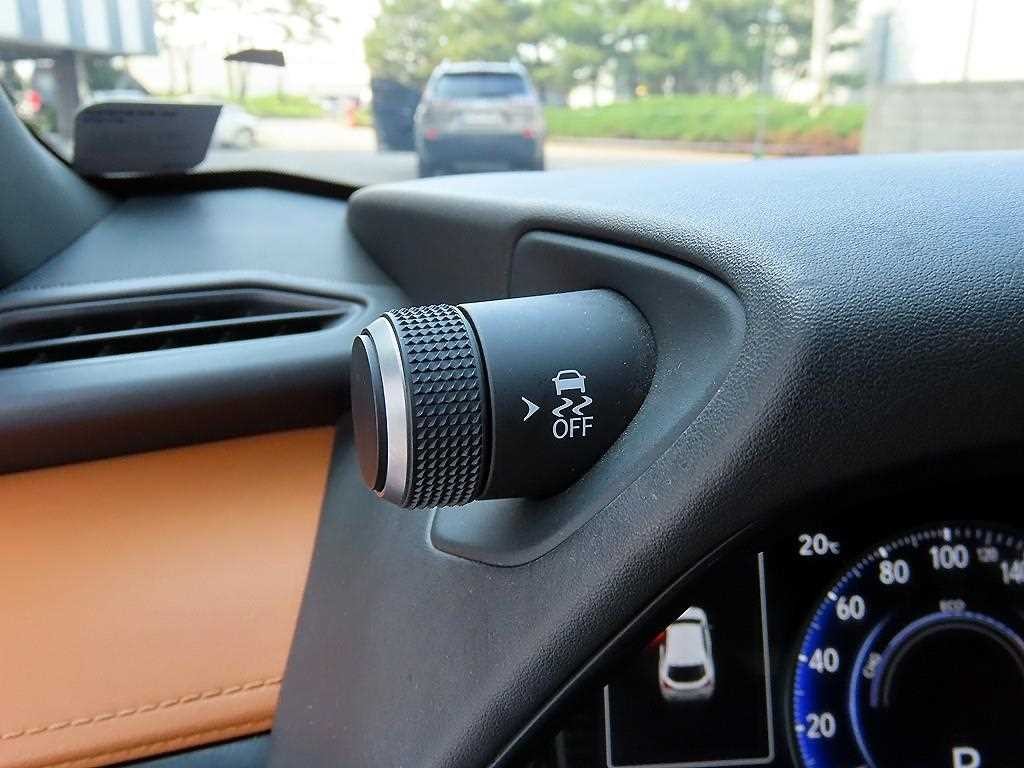 렉서스 UX UX 250h 2.0 AWD 이미지 12