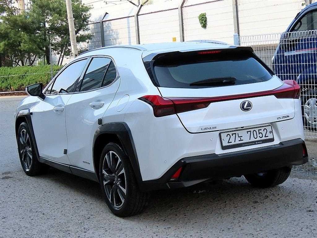렉서스 UX UX 250h 2.0 AWD 이미지 3