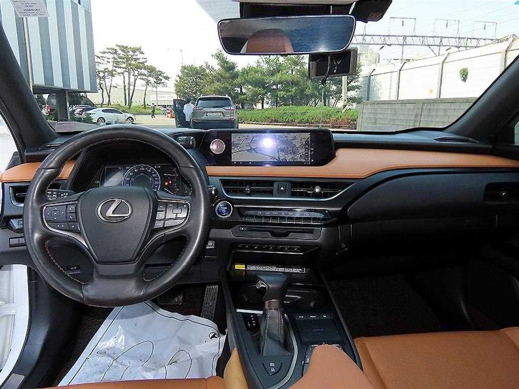렉서스 UX UX 250h 2.0 AWD 이미지 7