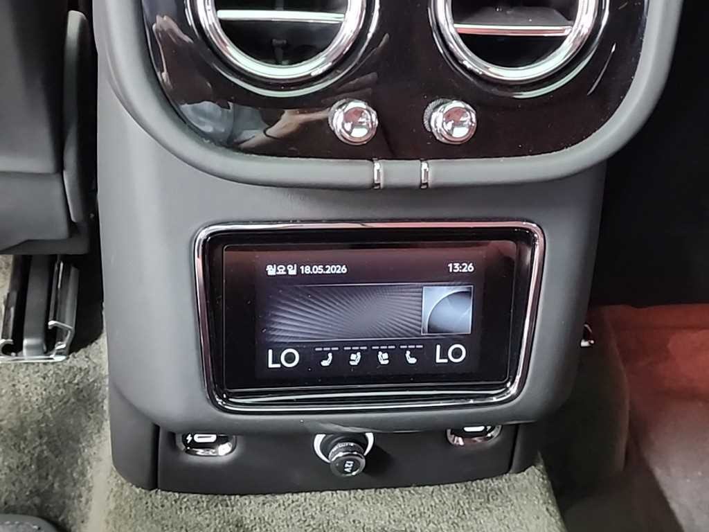 벤틀리 벤테이가 4.0 V8 이미지 13