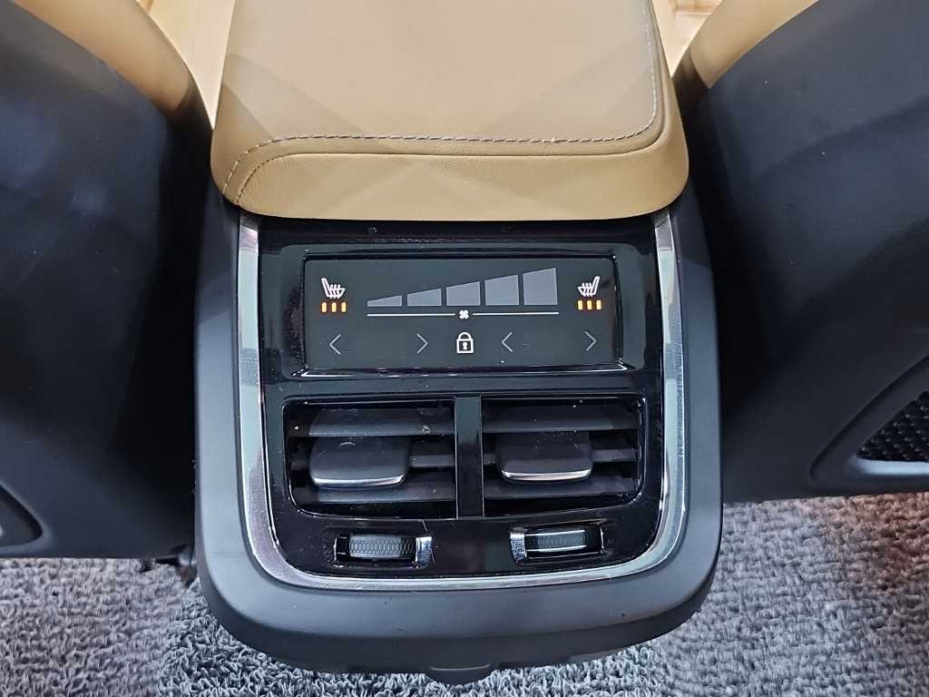 볼보 V60 V60 크로스 컨트리 2세대 2.0 B5 프로 AWD 이미지 13