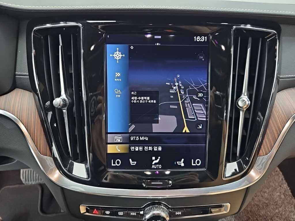 볼보 V60 V60 크로스 컨트리 2세대 2.0 B5 프로 AWD 이미지 15