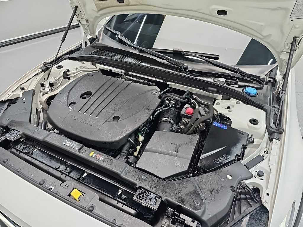 볼보 V60 V60 크로스 컨트리 2세대 2.0 B5 프로 AWD 이미지 5