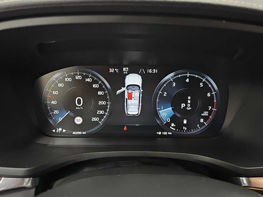 볼보 V60 V60 크로스 컨트리 2세대 2.0 B5 프로 AWD 이미지 6