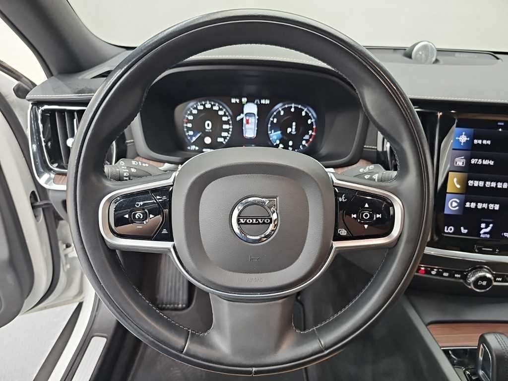 볼보 V60 V60 크로스 컨트리 2세대 2.0 B5 프로 AWD 이미지 9