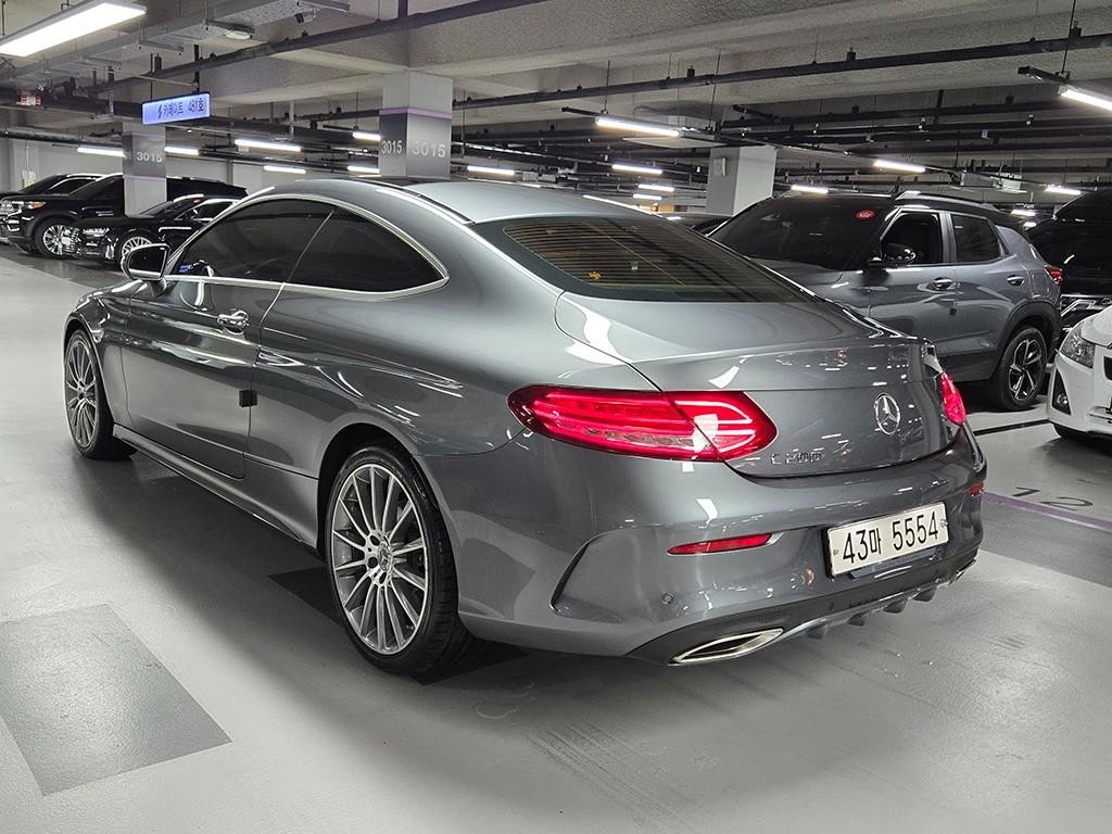 벤츠 C 클래스 C클래스 W205 C200 쿠페 이미지 3