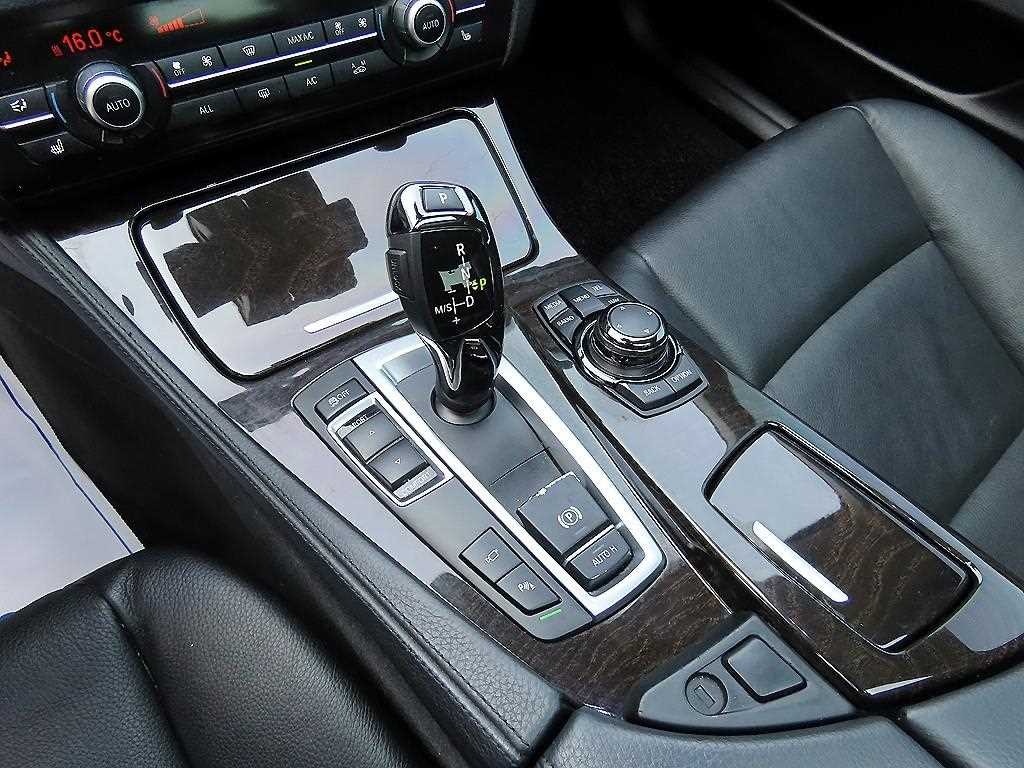 BMW 5시리즈 5시리즈 (F10) 520d 이미지 11