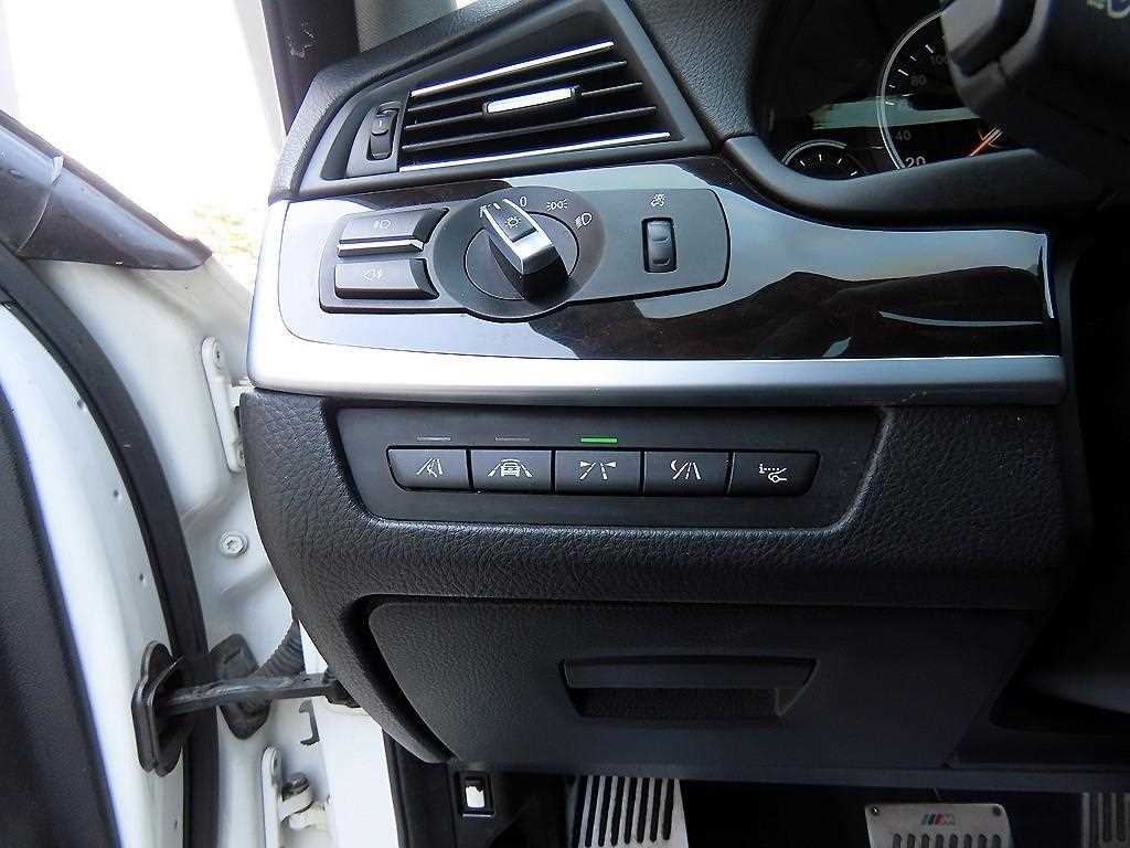 BMW 5시리즈 5시리즈 (F10) 520d 이미지 13