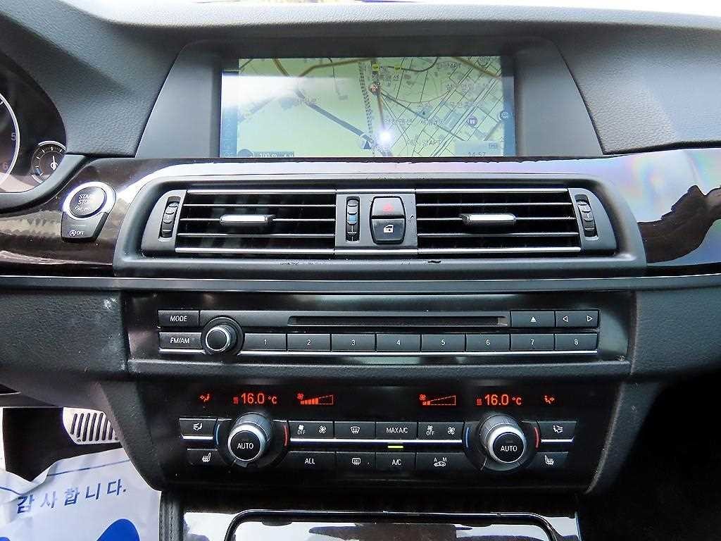 BMW 5시리즈 5시리즈 (F10) 520d 이미지 15