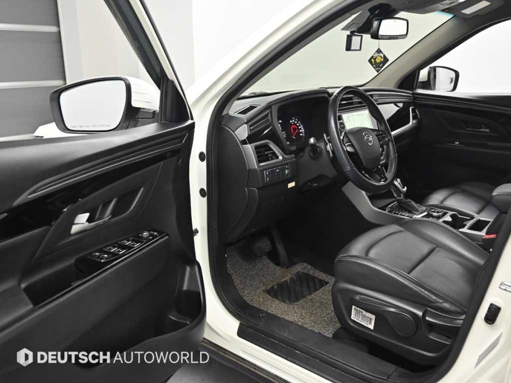 KG모빌리티(쌍용) 코란도 뷰티풀코란도 2WD 가솔린 1.5 C5 플러스 이미지 11