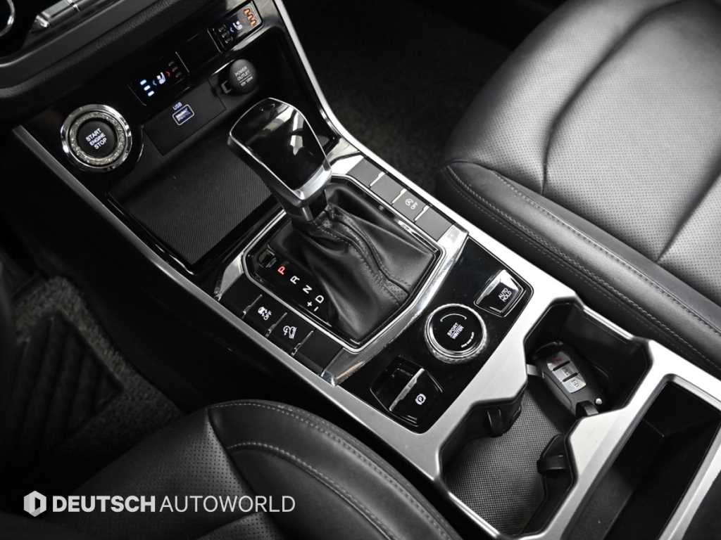 KG모빌리티(쌍용) 코란도 뷰티풀코란도 2WD 가솔린 1.5 C5 플러스 이미지 9