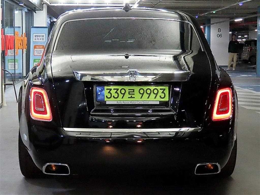 롤스로이스 팬텀 6.7 V12 EWB 이미지 5