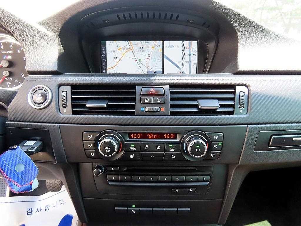 BMW 3시리즈 M3 (F80, E90) M3 컨버터블 이미지 14