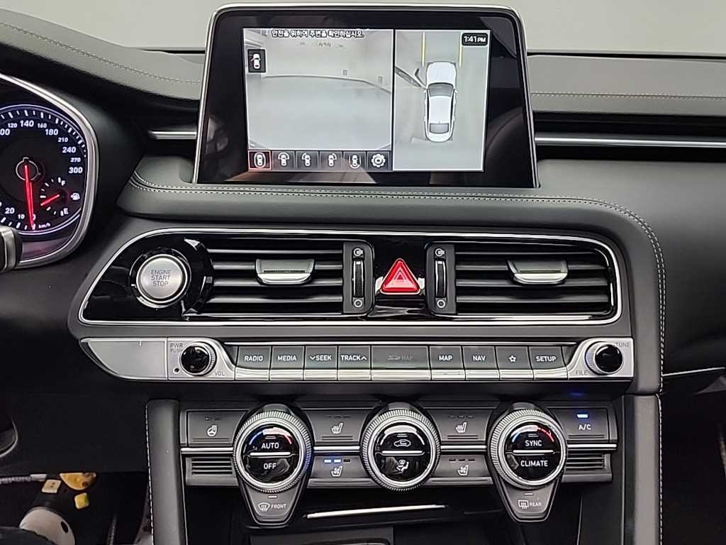 제네시스 G70 2.0T AWD 스포츠 패키지 이미지 11