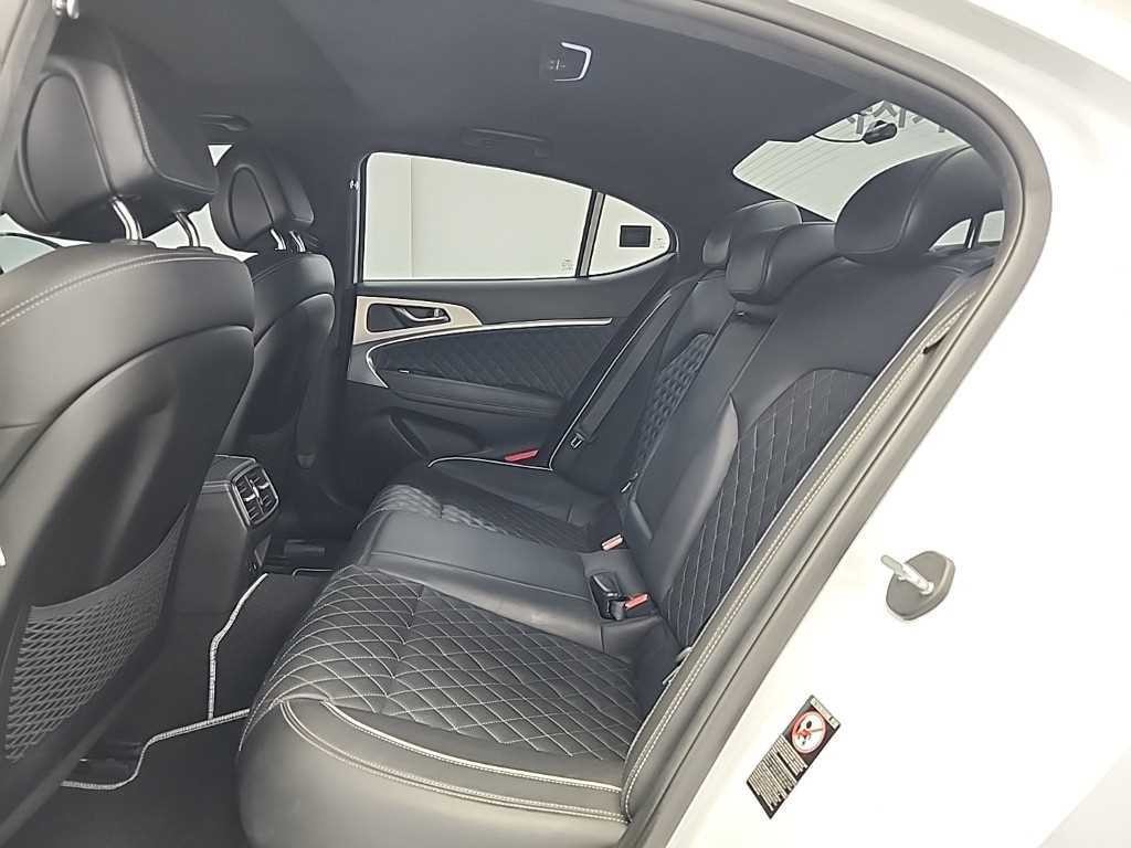 제네시스 G70 2.0T AWD 스포츠 패키지 이미지 13