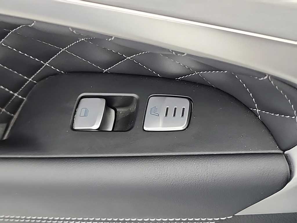 제네시스 G70 2.0T AWD 스포츠 패키지 이미지 16