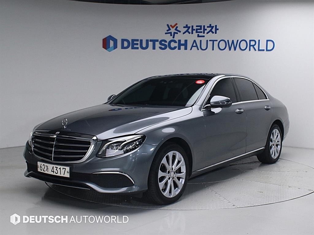 벤츠 E 클래스 E-클래스 W213 E300 4MATIC 익스클루시브 이미지 1