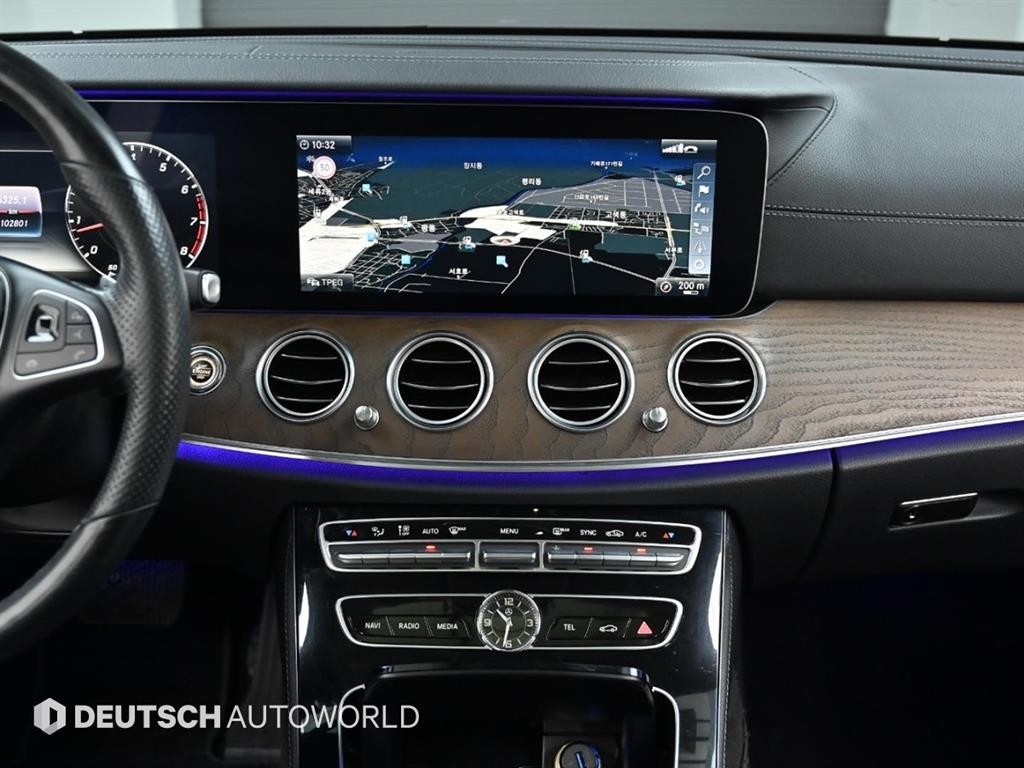 벤츠 E 클래스 E-클래스 W213 E300 4MATIC 익스클루시브 이미지 14