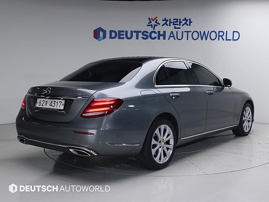 벤츠 E 클래스 E-클래스 W213 E300 4MATIC 익스클루시브 이미지 2